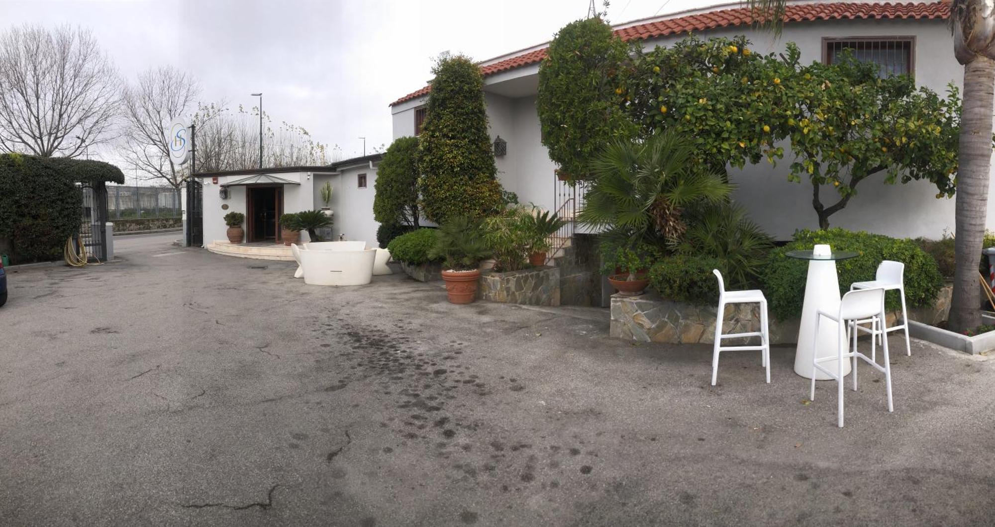 Hotel Serena Napels Buitenkant foto