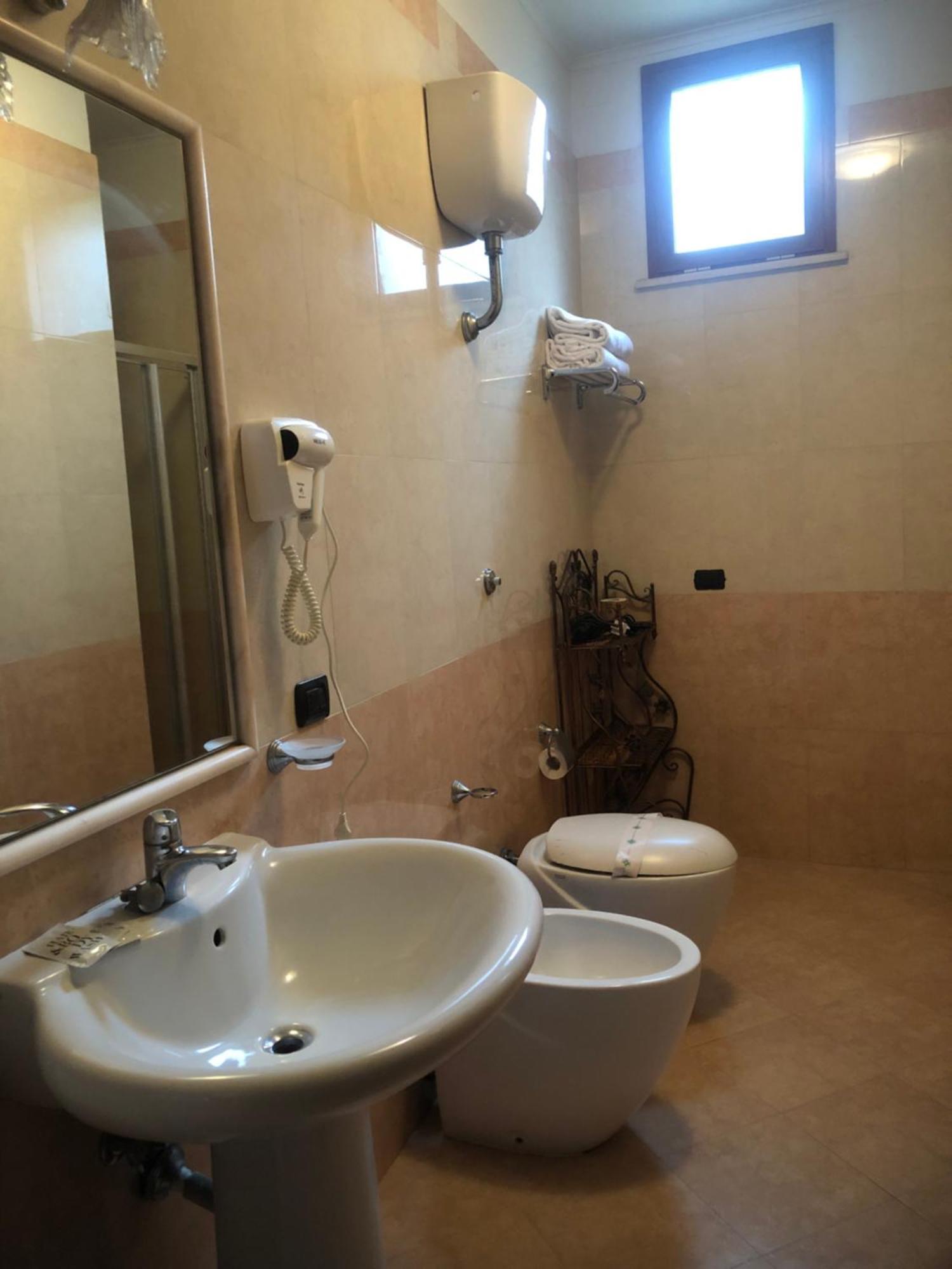 Hotel Serena Napels Buitenkant foto